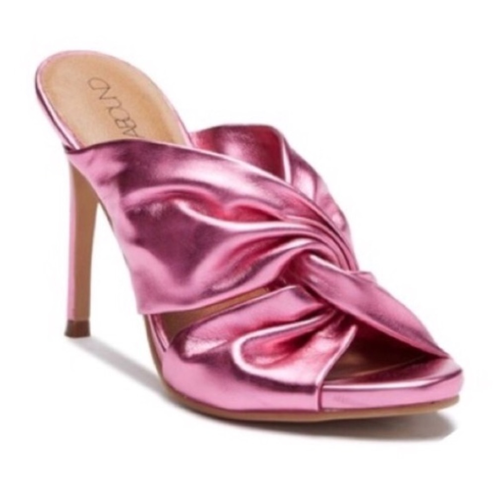 Pink metallic heels - Picture 2 of 5